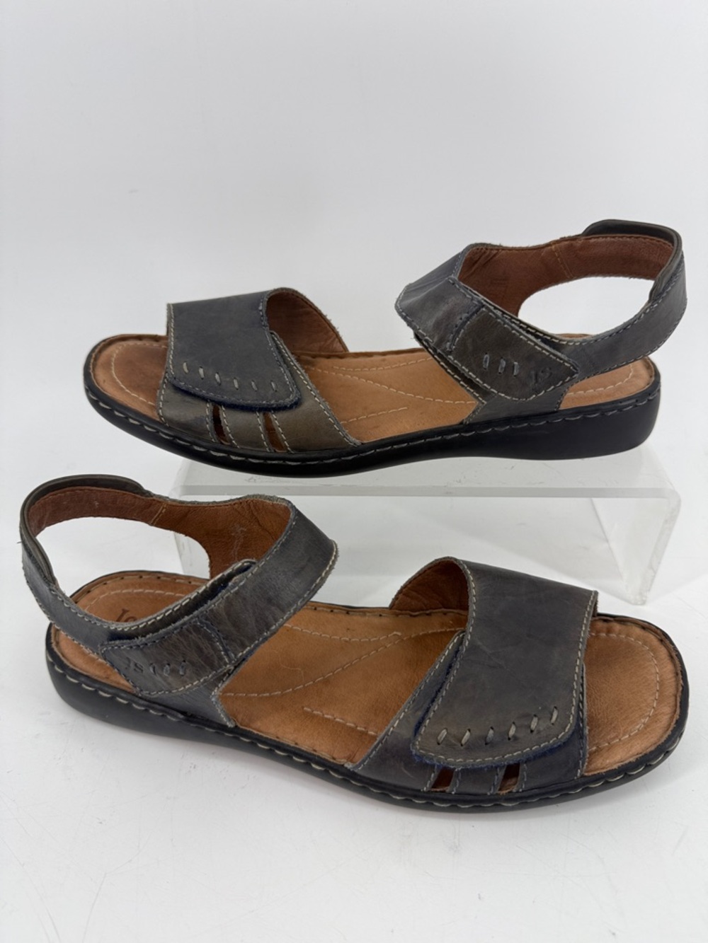Josef Seibel Comfort Low-Wedge Leather Sandals in Charcoal Gray